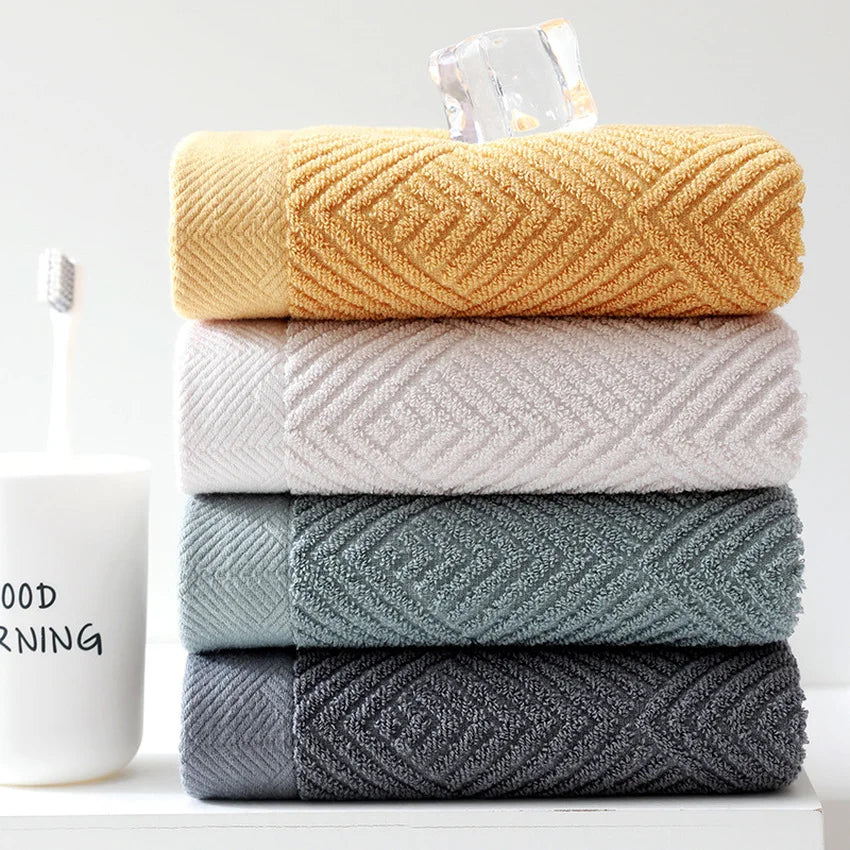 Serviettes de bain pur coton motif carré