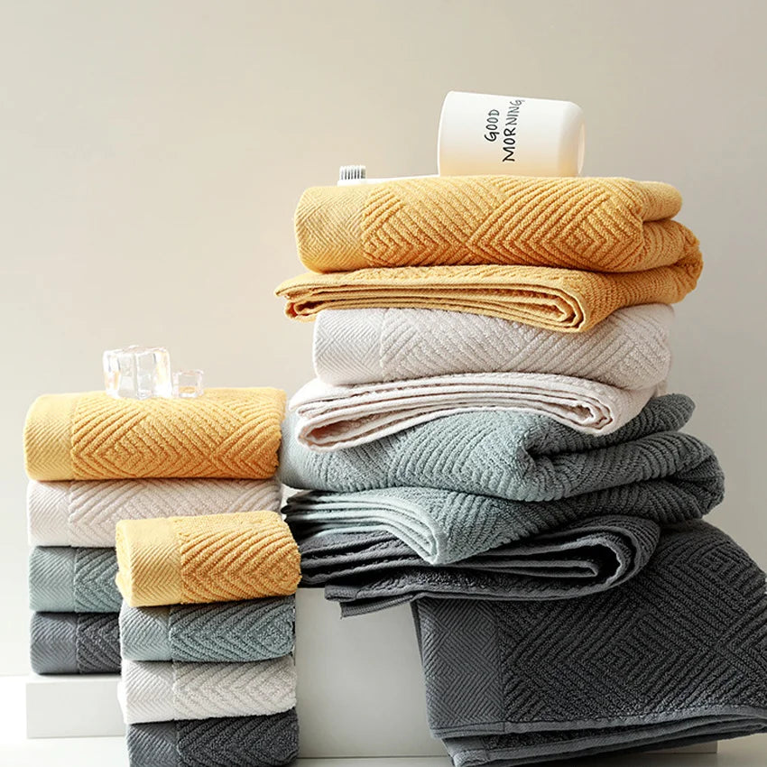Serviettes de bain pur coton motif carré
