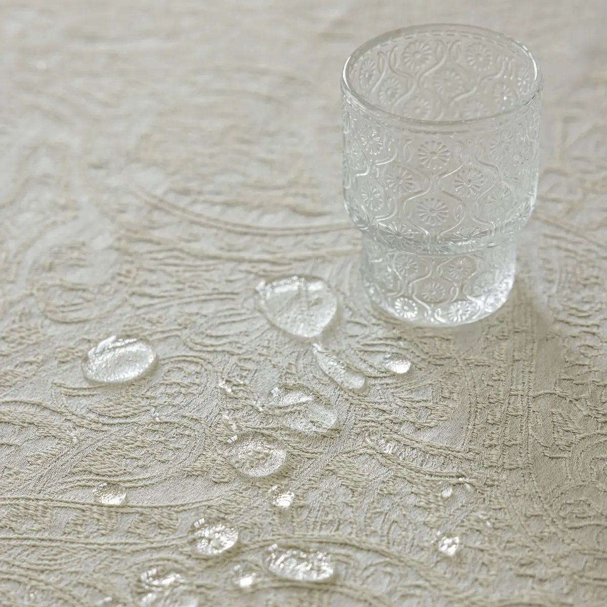 Luxury Jacquard Fabric Tablecloth Paisley Pattern