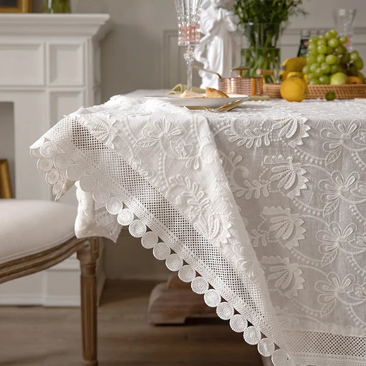 Luxury embroidered white lace tablecloth - length 350 cm